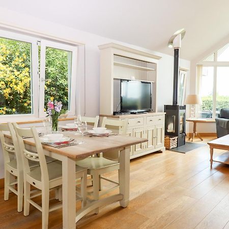 Swandown, 12 Kittwhistle Chard Exterior foto