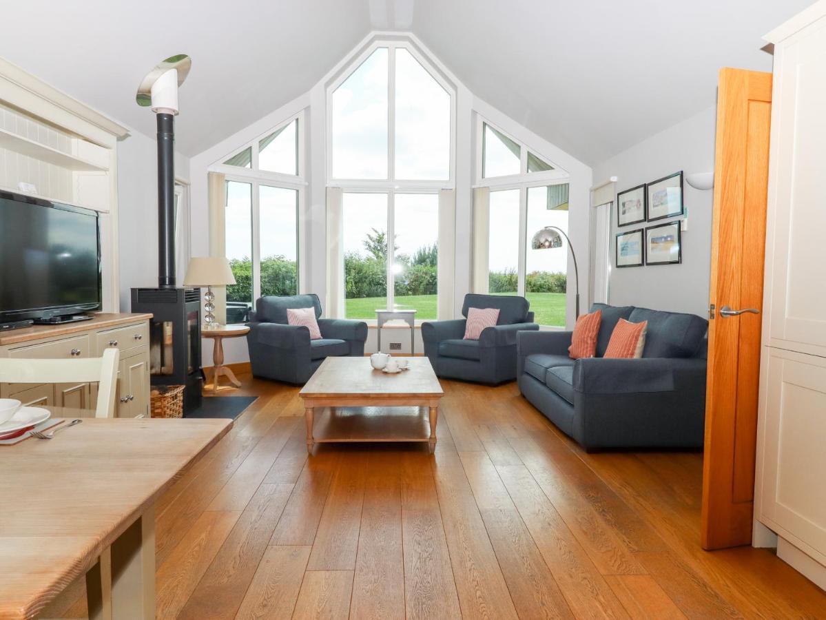 Swandown, 12 Kittwhistle Chard Exterior foto