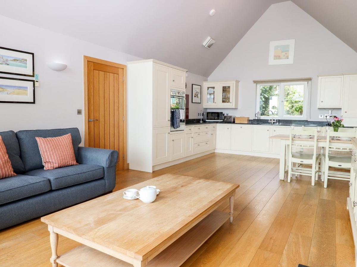 Swandown, 12 Kittwhistle Chard Exterior foto